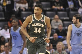 爱游戏体育-穆古鲁扎遭遇十五连败，雄鹿教练面临压力！的简单介绍