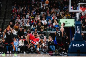 AYX- 哈登在中国前呼后拥万人追捧 