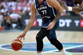 爱游戏- 东契奇在德国队比赛中突破纪录,连败引发热议的原因 