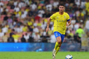 爱游戏-C罗在拜仁比赛中挺进下一轮，战术调整引发热议！的简单介绍